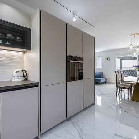 Spacious Anita - With Private 80m2 Yard