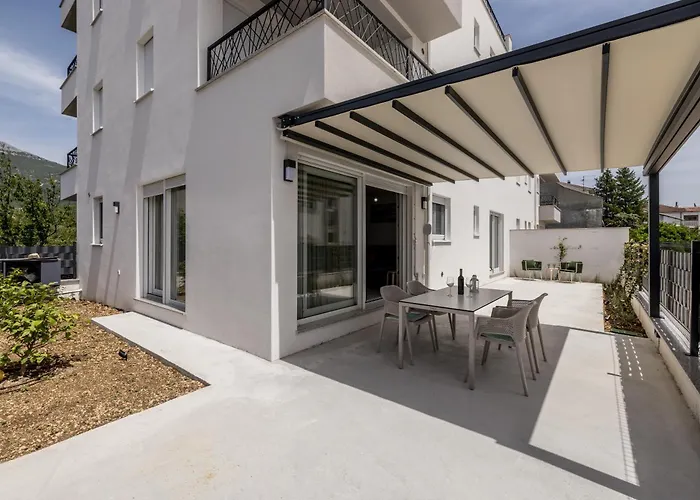 公寓 Spacious Anita - With Private 80m2 Yard