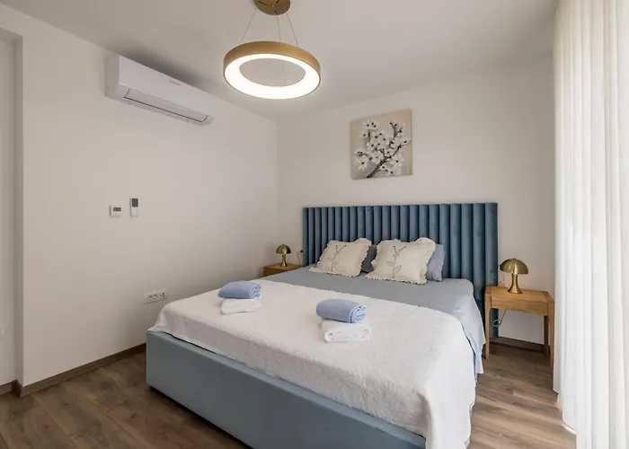 Spacious Anita - With Private 80m2 Yard
