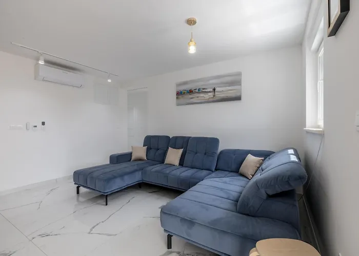 Spacious Anita - With Private 80m2 Yard *