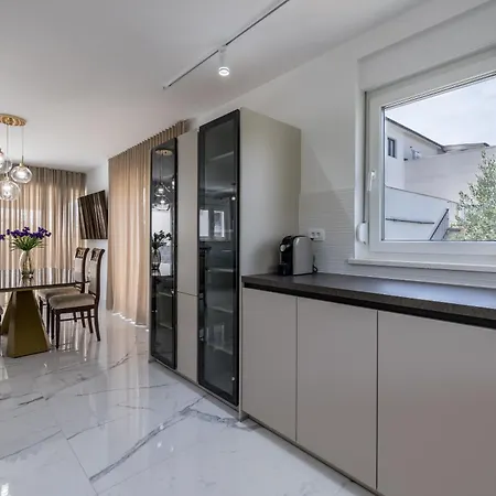 Spacious Anita - With Private 80m2 Yard